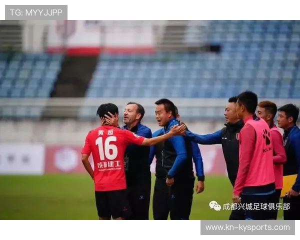 成都兴城球员面临激烈比拼，备战迎战，成都兴城足球微博!!!!!!!!!